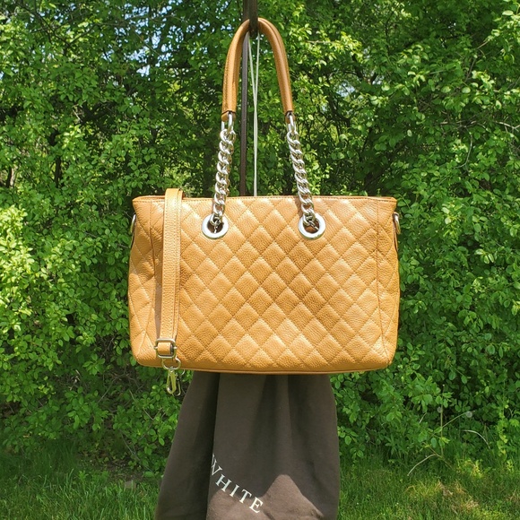 ♻️DONATED ♻️ Ron White  Quilted Hand Bag (with Crossbody option) - Picture 2 of 15